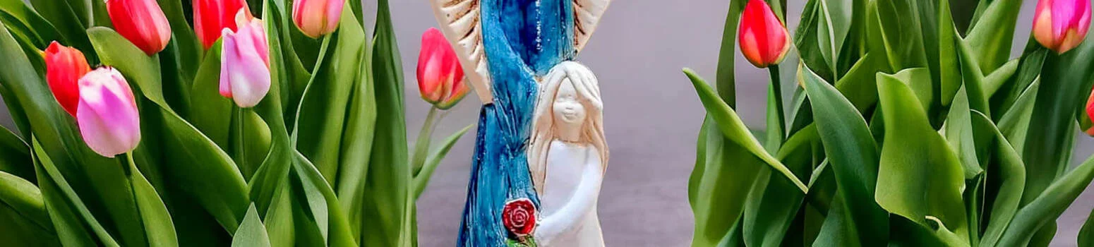 Jaki prezent na Komunię od matki chrzestnej? Ten wyjątkowy z personalizacją