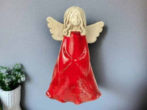 Anioł Monica - czerwona -  18 x 10 cm figurka dekoracyjna gipsowa