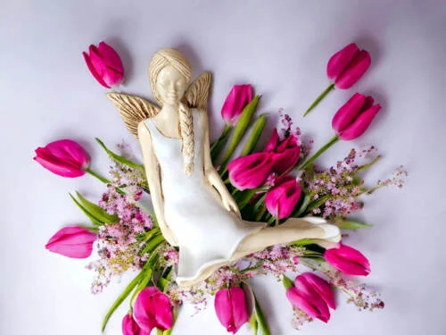 Aniołek Matilda - biała -  15 cm figurka dekoracyjna gipsowa