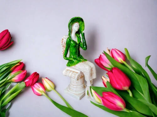 Aniołek Megan - zielony -  20 x 9 cm figurka dekoracyjna gipsowa