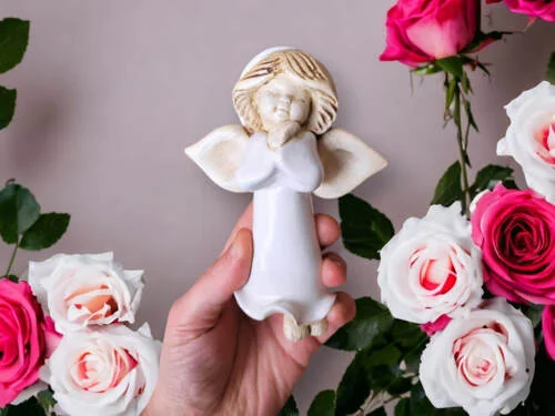 Aniołek Adam - wiszący biały -  13 cm figurka dekoracyjna gipsowa