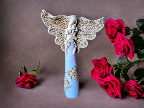 Anioł Dorothy - biały -  45 x 30 cm figurka dekoracyjna gipsowa