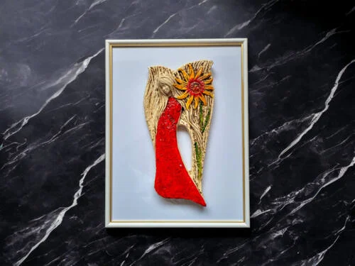 Anioł Xenylla + ramka - czerwony -  figurka dekoracyjna gipsowa 31 x 16 cm
