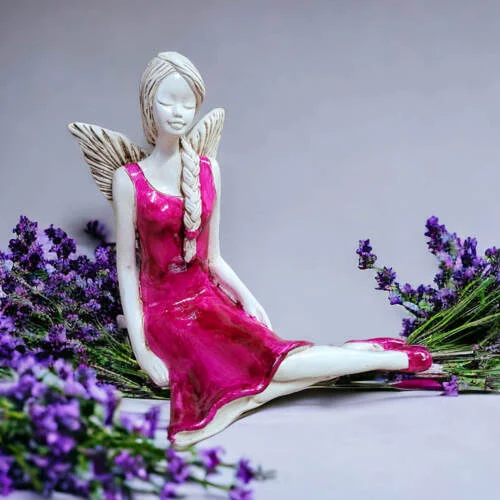 Aniołek Matilda  - jasny fiolet -  15 cm figurka dekoracyjna gipsowa