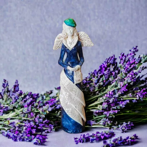 Anioł Charlotte - granat -  32 x 15 cm figurka dekoracyjna gipsowa
