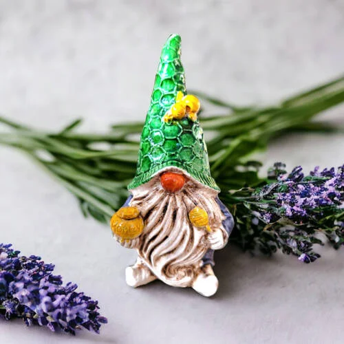 Skrzat Pszczelarz - zielony szary -  figurka dekoracyjna gipsowa 5 x 5 cm