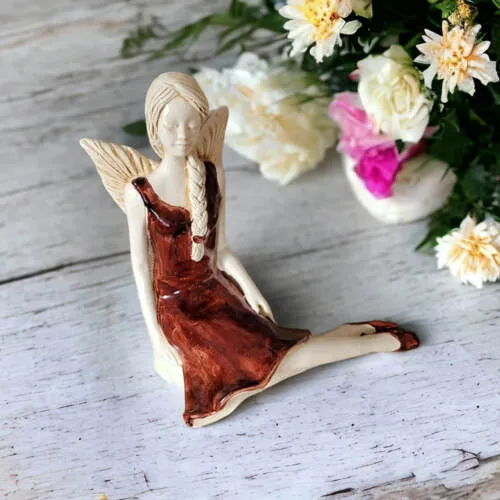 Aniołek Matilda - brązowy -  15 cm figurka dekoracyjna gipsowa