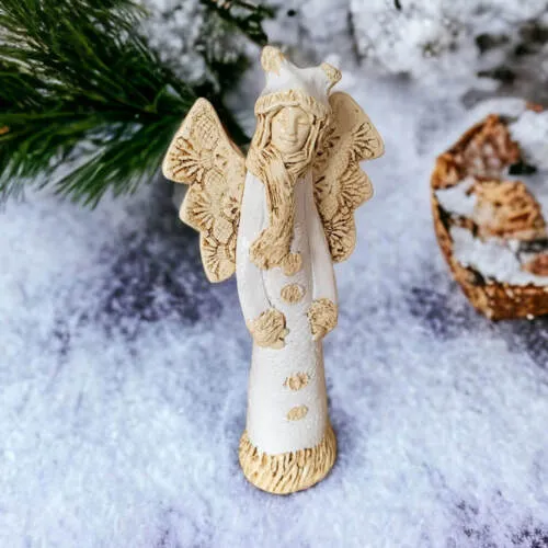 Anioł Bieszczadzki - biały -  30 x 14 cm figurka dekoracyjna gipsowa