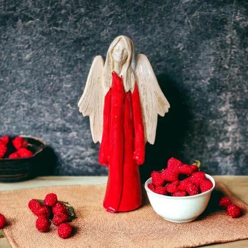 Anioł Julia - czerwony -  27 x 14 cm figurka dekoracyjna gipsowa