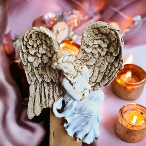 Anioł Pokory - biały prawy -  15 x 11.5 cm figurka dekoracyjna gipsowa