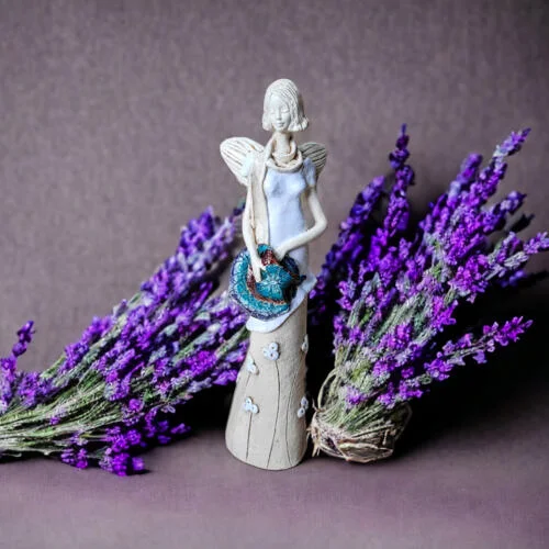 Anioł Sunday Rose - biały -  32 x 15 cm figurka dekoracyjna gipsowa